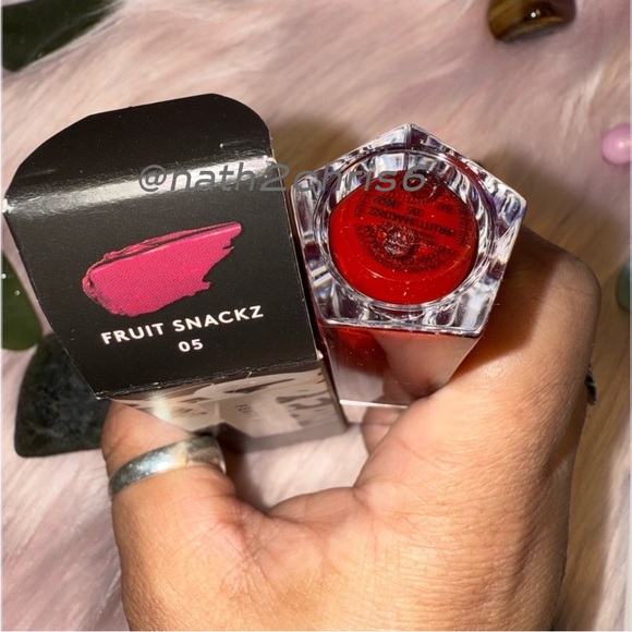 Fenty Beauty - GLOSS BOMB CREAM COLOR DRIP LIP CREAM - fruit snackz
